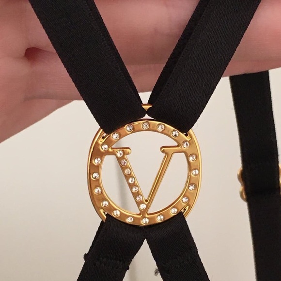 Victoria’s Secret Push-Up Bra - Picture 2 of 5